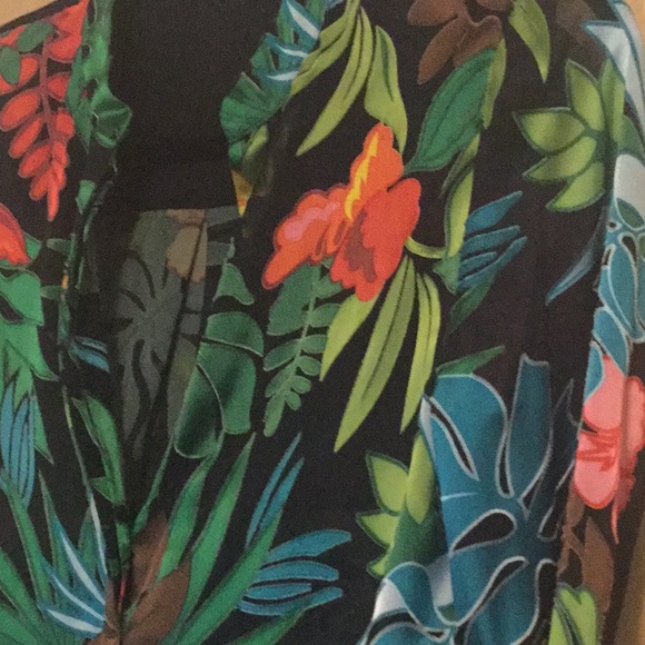 Alice + Olivia Amos Floral Burnout Long-Sleeve Top - Picture 5 of 8